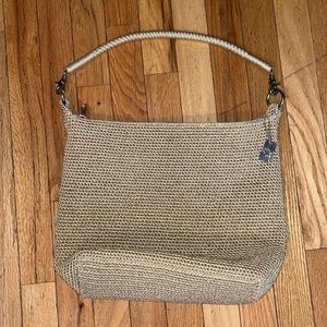 NWOT Lina Crocheted large purse/tote. Inside zipper compartment/zipper closure.